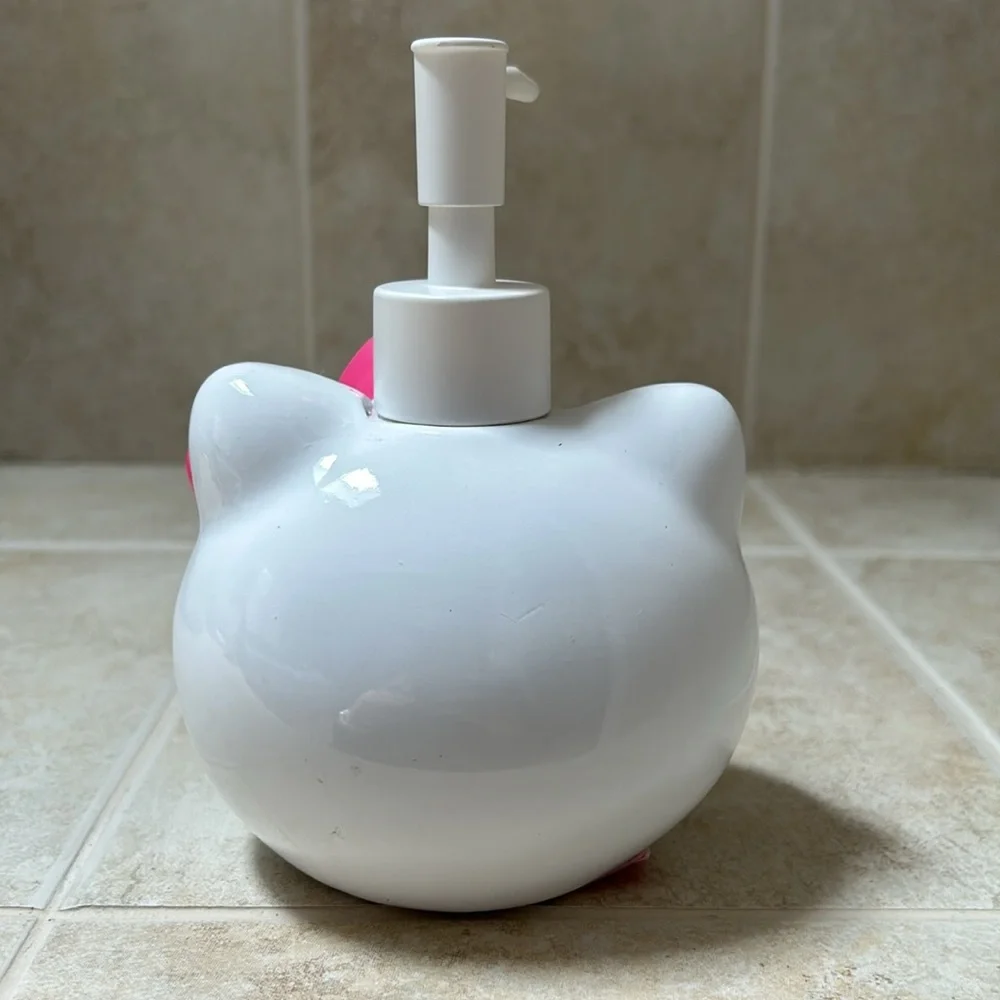 Hello Kitty KIDS ceramic soap dispenser bold pink bow NWT